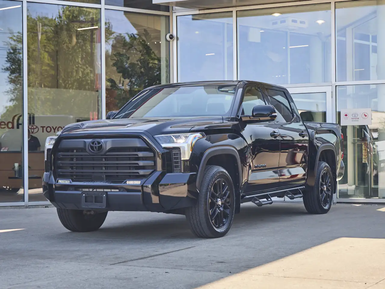 Toyota Tundra снимка Toyota Tundra