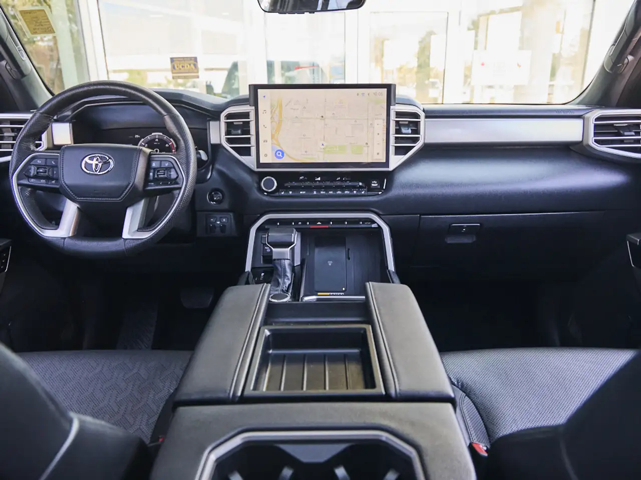 Toyota Tundra снимка Toyota Tundra
