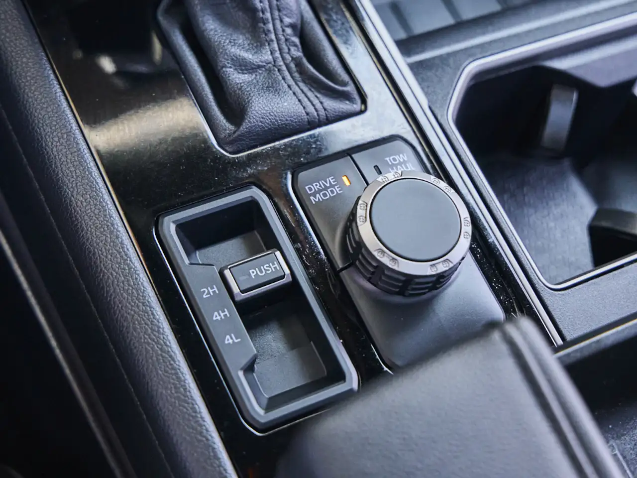 Toyota Tundra снимка Toyota Tundra