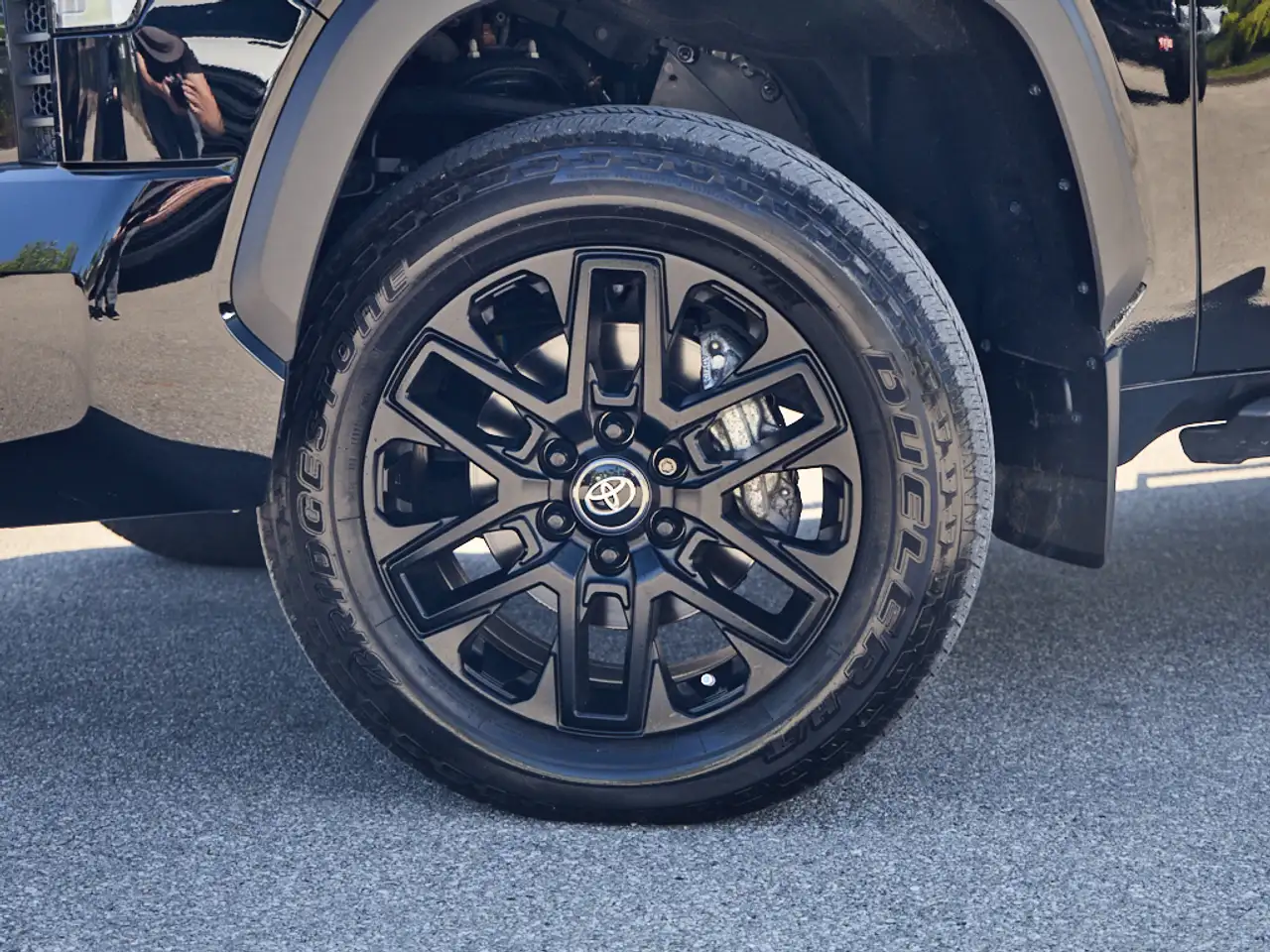 Toyota Tundra снимка Toyota Tundra