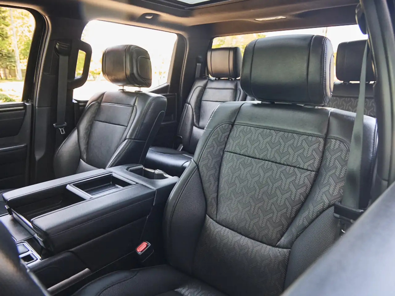 Toyota Tundra снимка Toyota Tundra