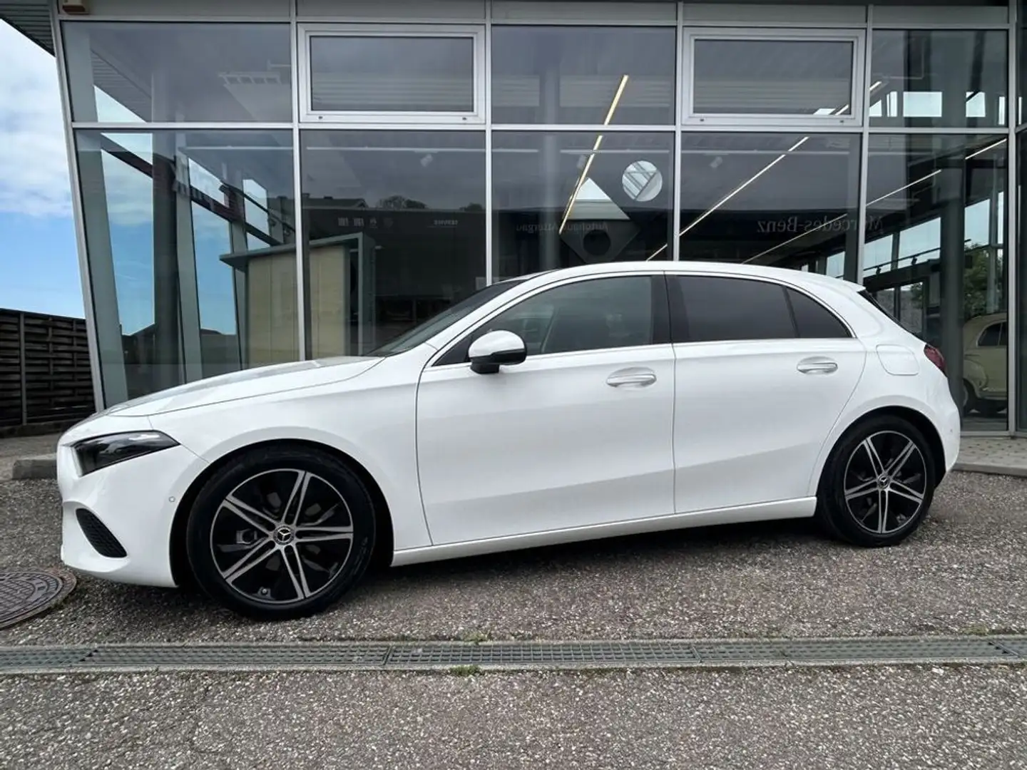 Mercedes-Benz A 180 °Automatik Weiß - 2