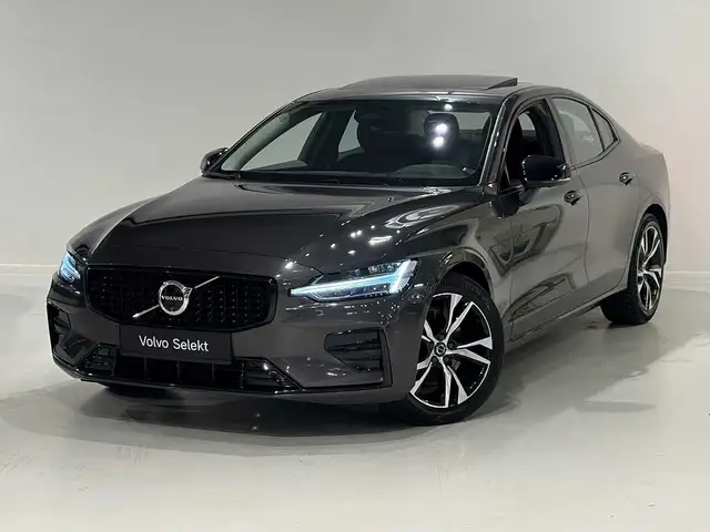 Volvo S60 B4 Mild hybrid Plus Dark + Pano dak