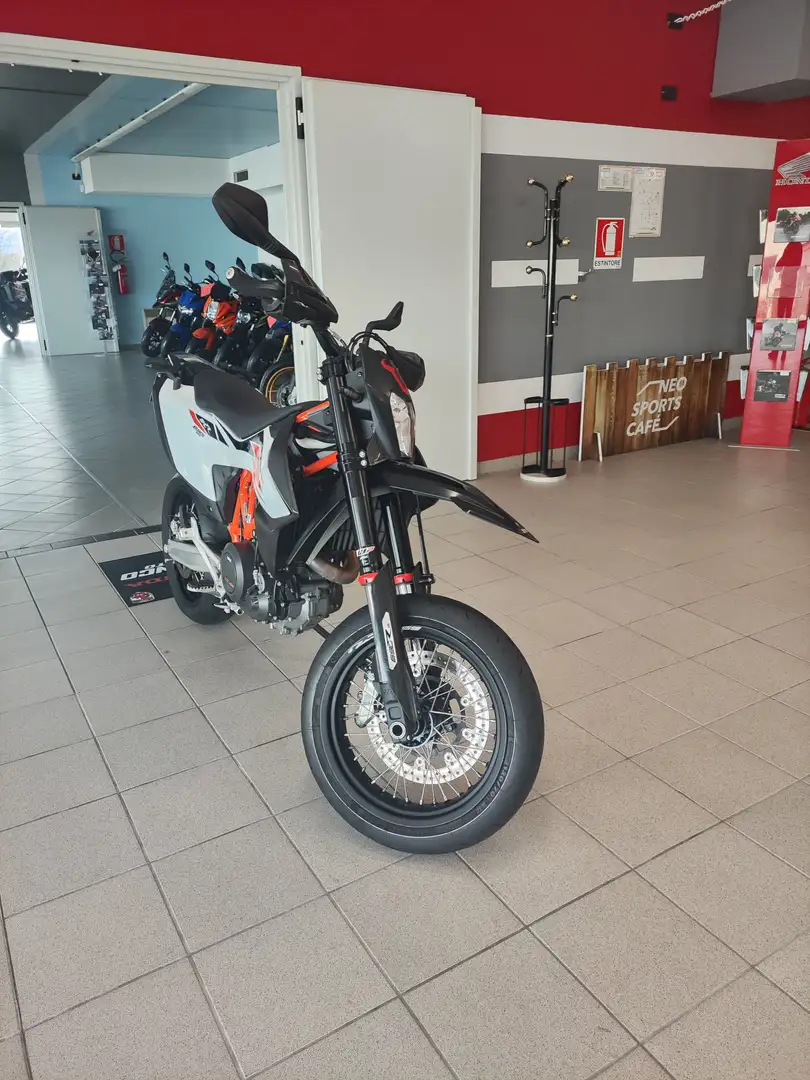 KTM 690 SMC R ABS crna - 1