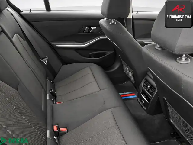 BMW 3 Series view 5