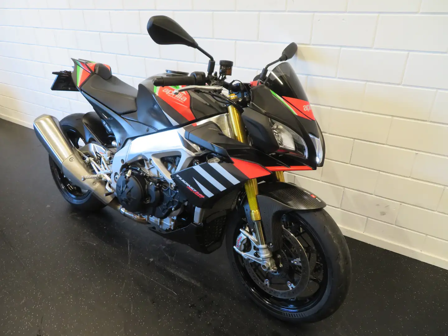 Aprilia Tuono V4 1100 FACTORY PERFECT! - 2