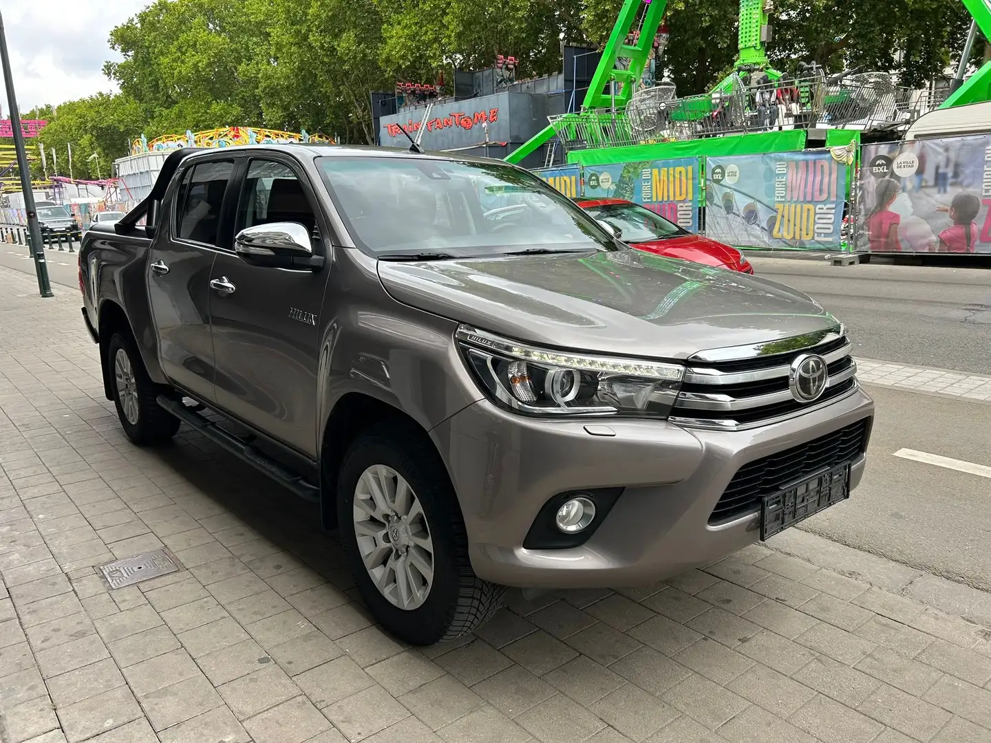 Toyota Hilux 2.4 Gris - 2