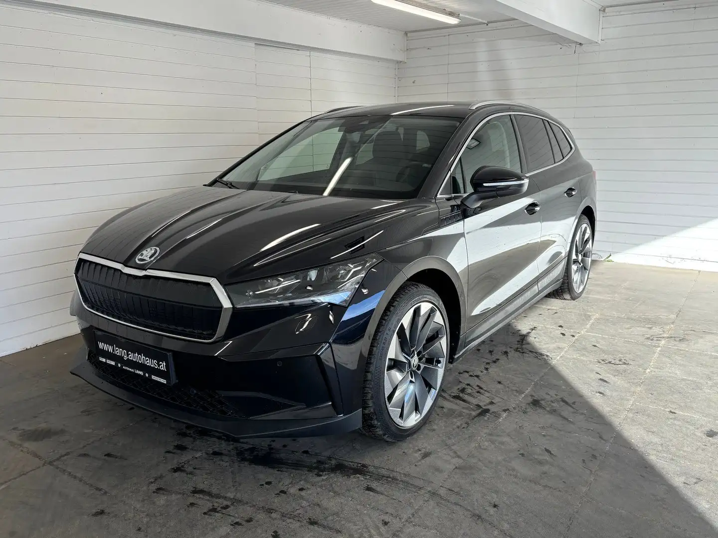 Skoda Enyaq 80 Pre-Booking Schwarz - 1