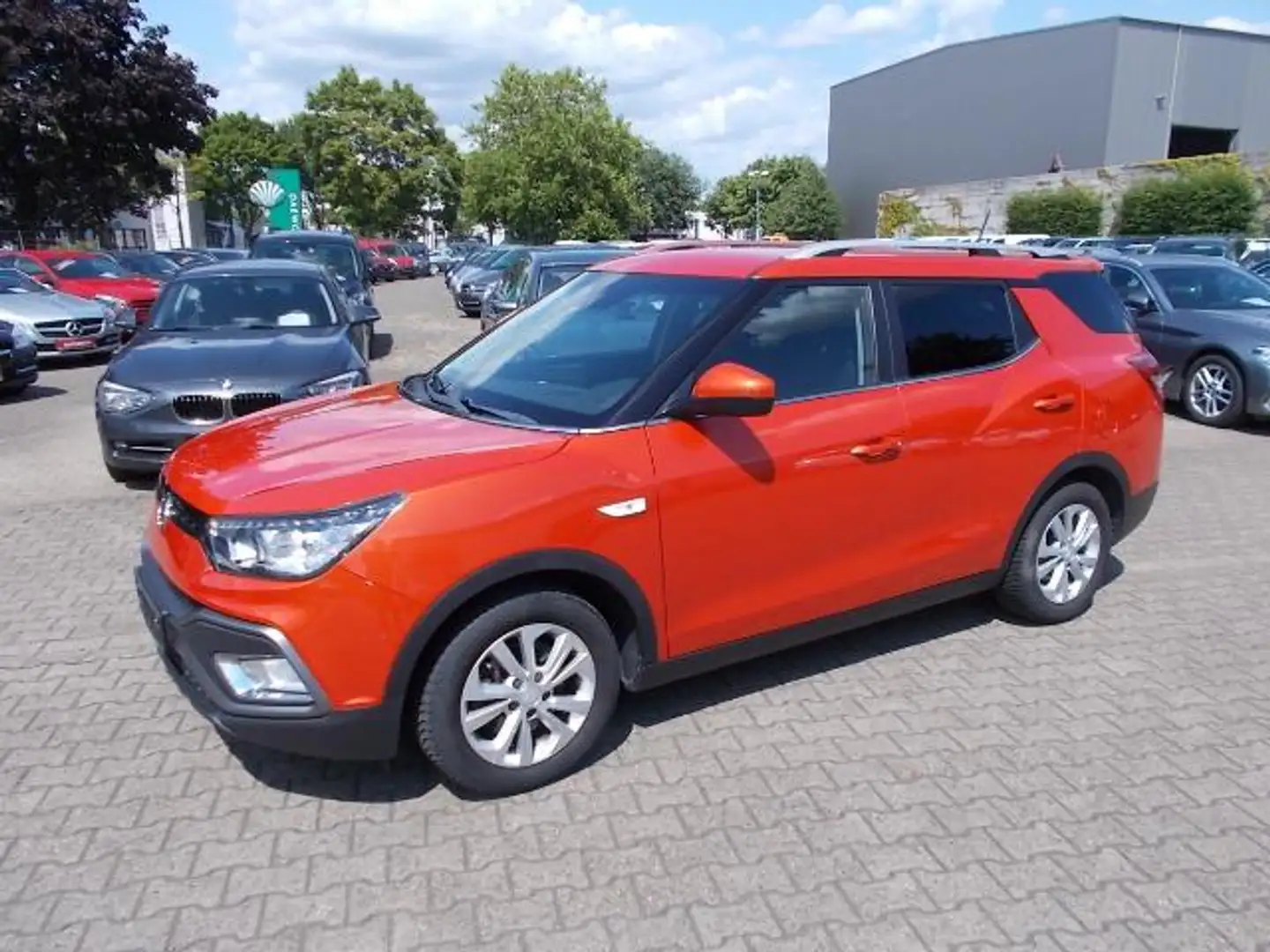 SsangYong XLV 2WD, Navi SHZ Allwetter Parksensoren Orange - 1