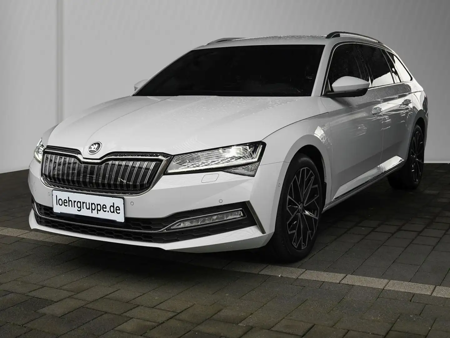 Skoda Superb Combi 1.4 TSI DSG iV L&K AHK/Standhz/Navi Weiß - 2