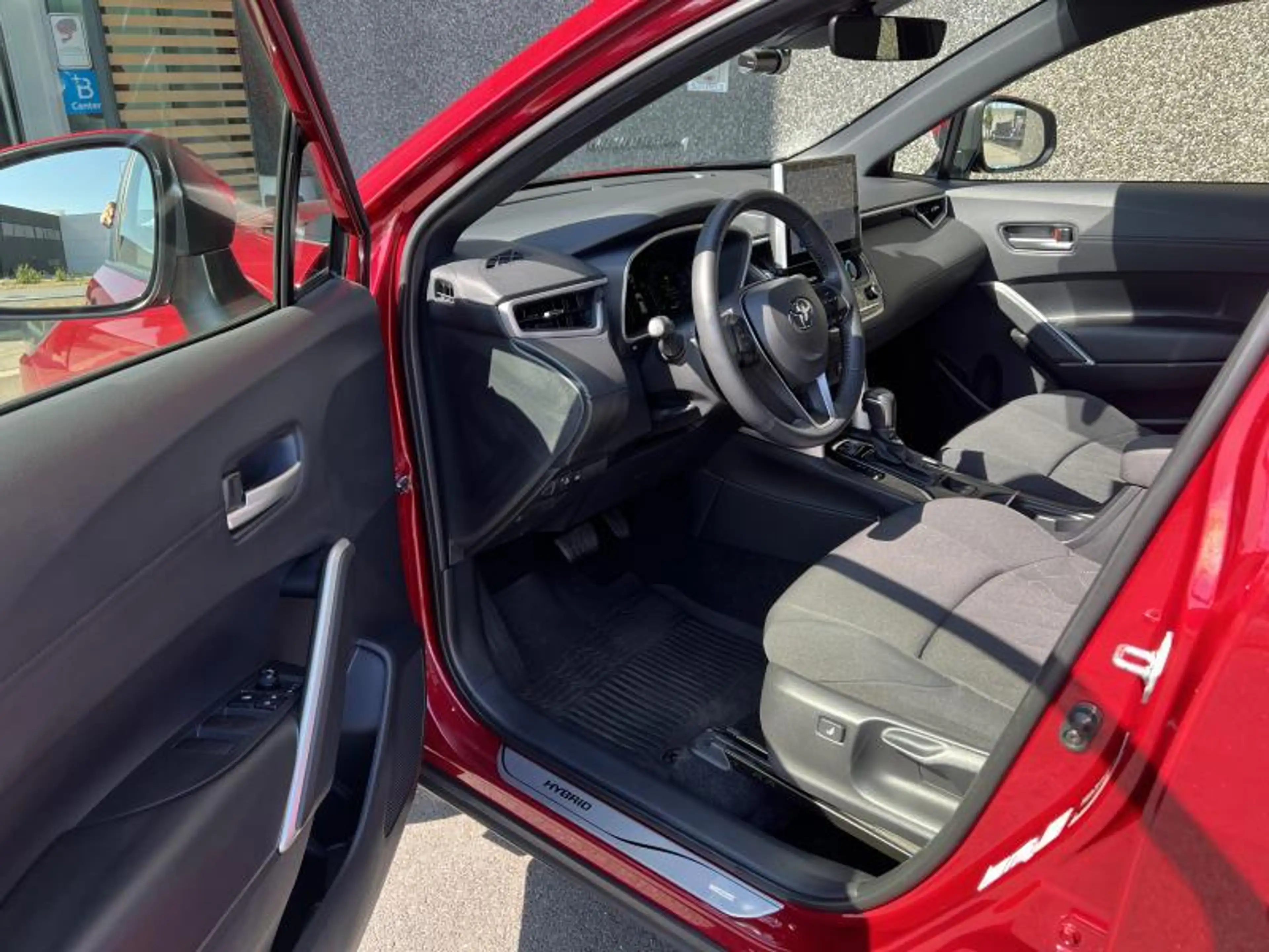 Toyota Corolla Cross 2.0 Hybrid 2WD Style + Trekhaak — photo 9