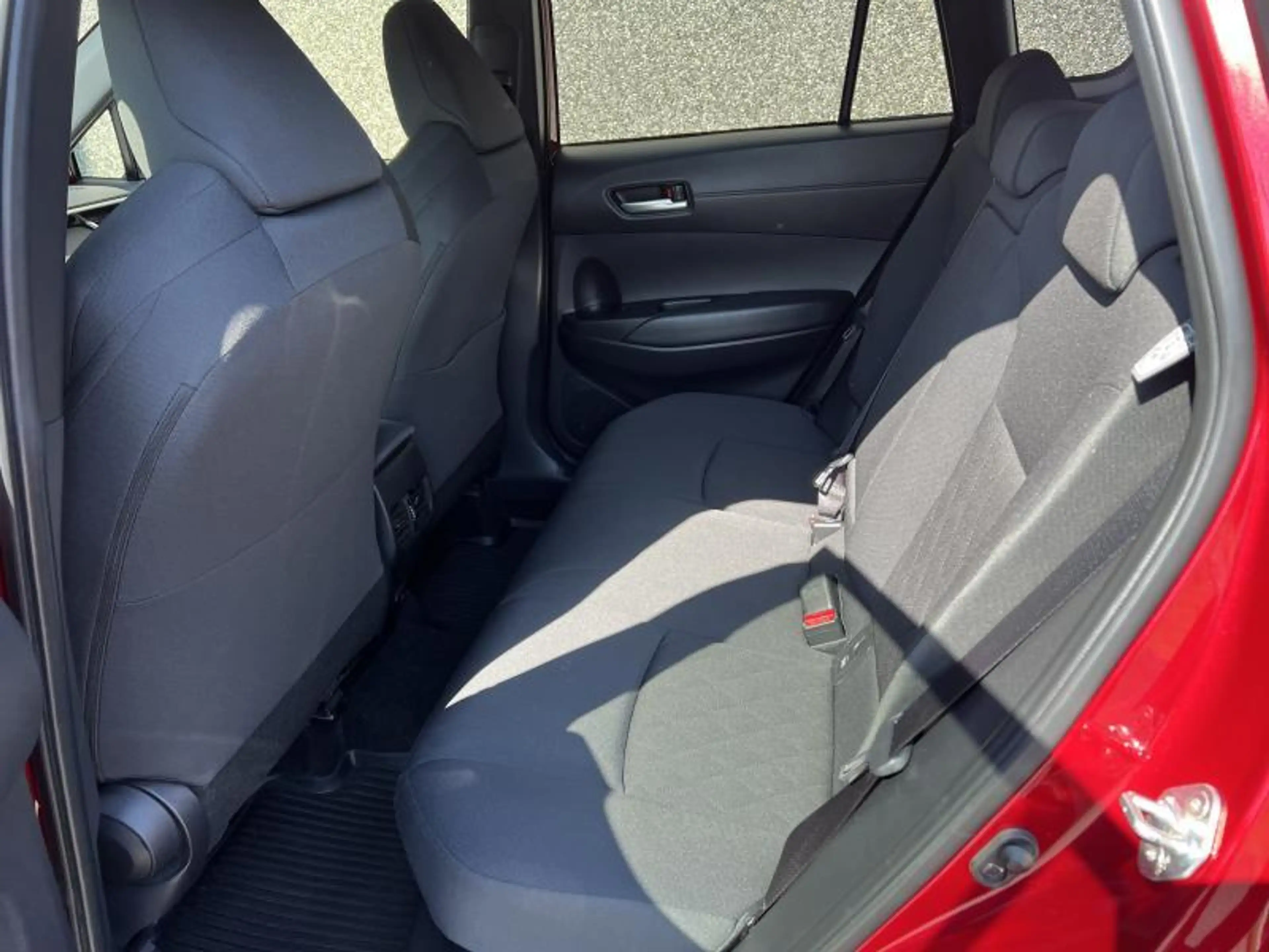 Toyota Corolla Cross 2.0 Hybrid 2WD Style + Trekhaak — photo 12
