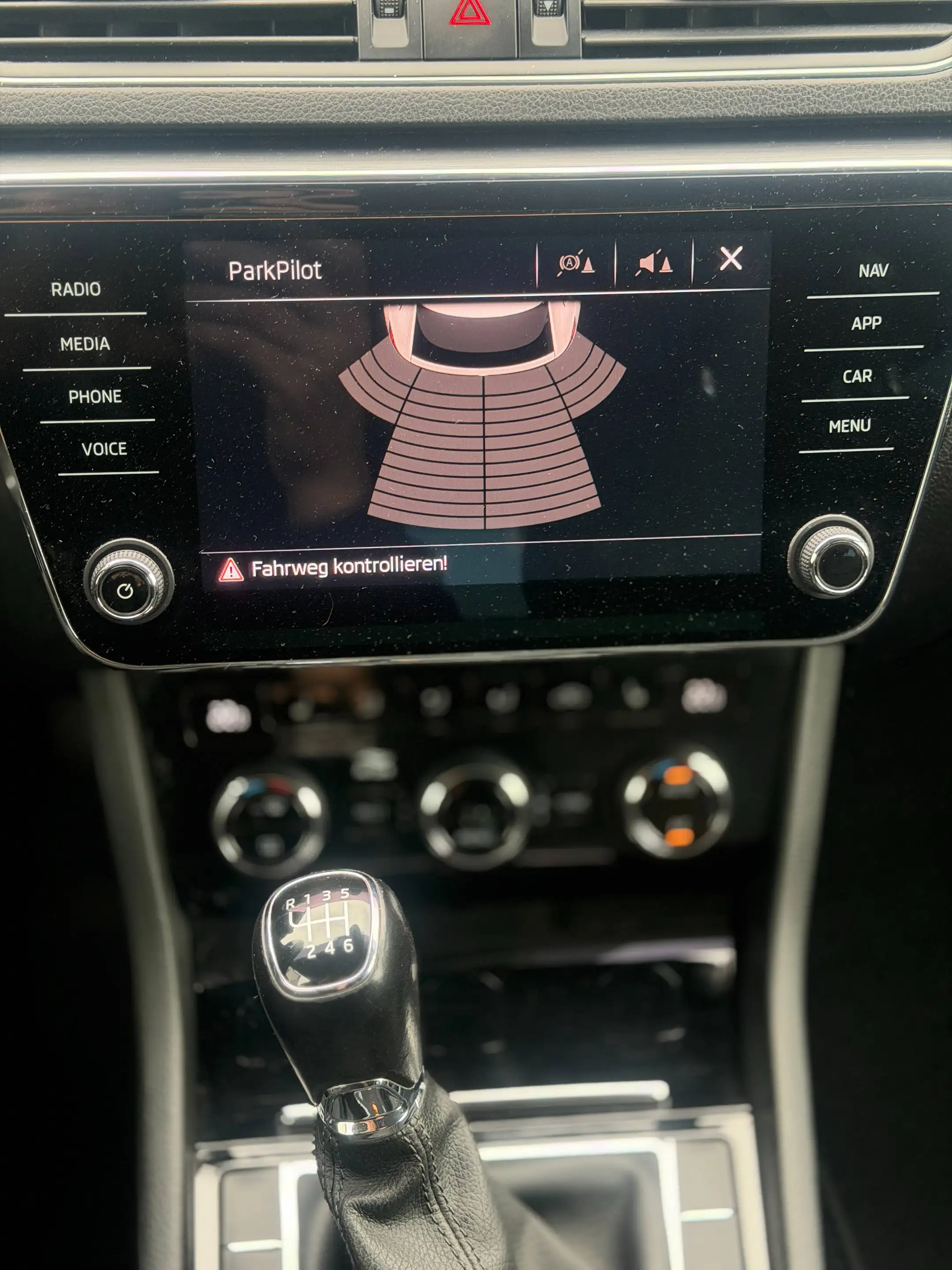 Skoda Superb Style — photo 10