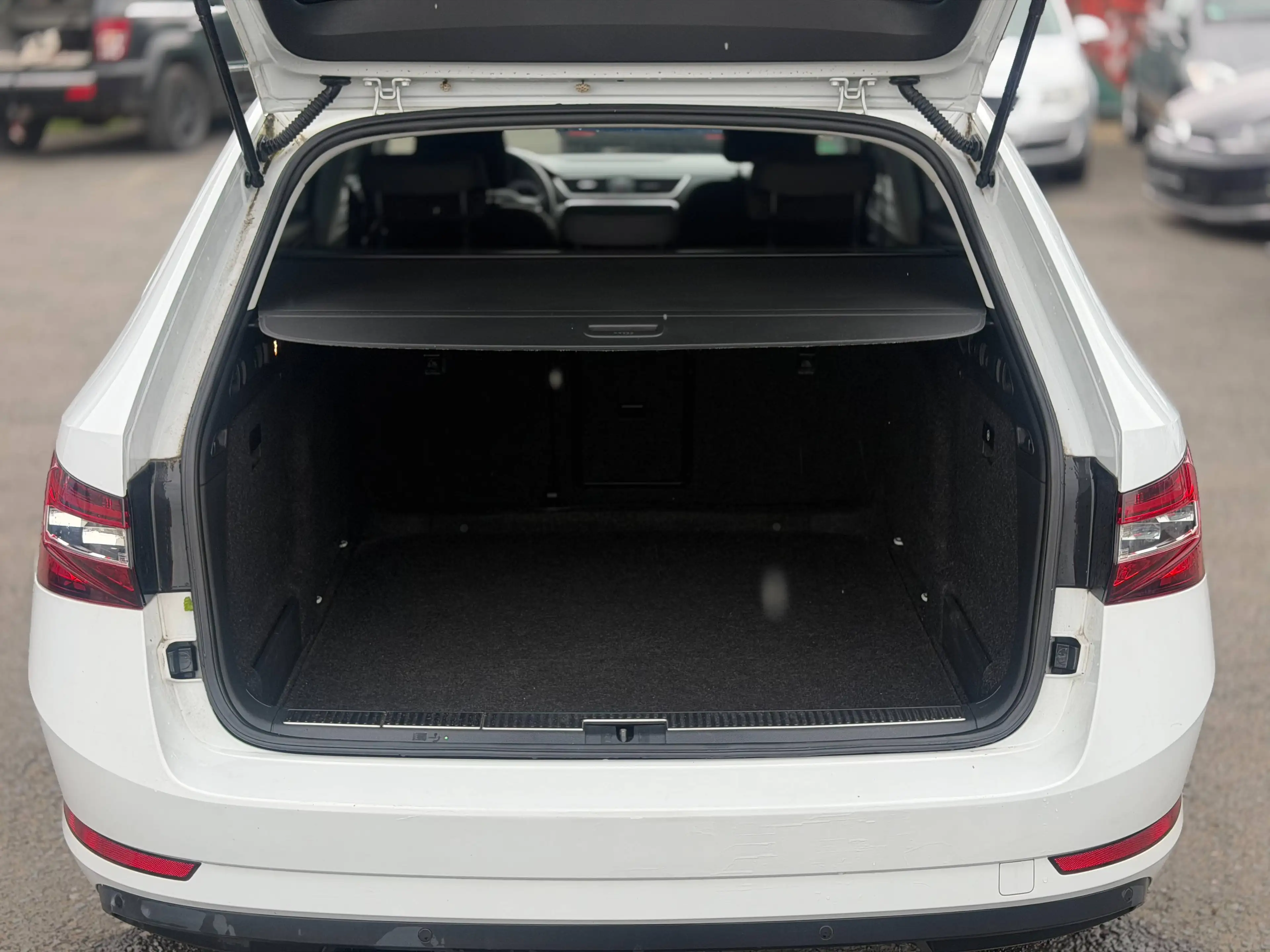 Skoda Superb Style — photo 12