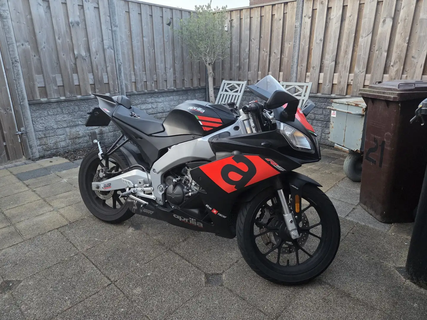 Aprilia RS 125 Zwart - 2