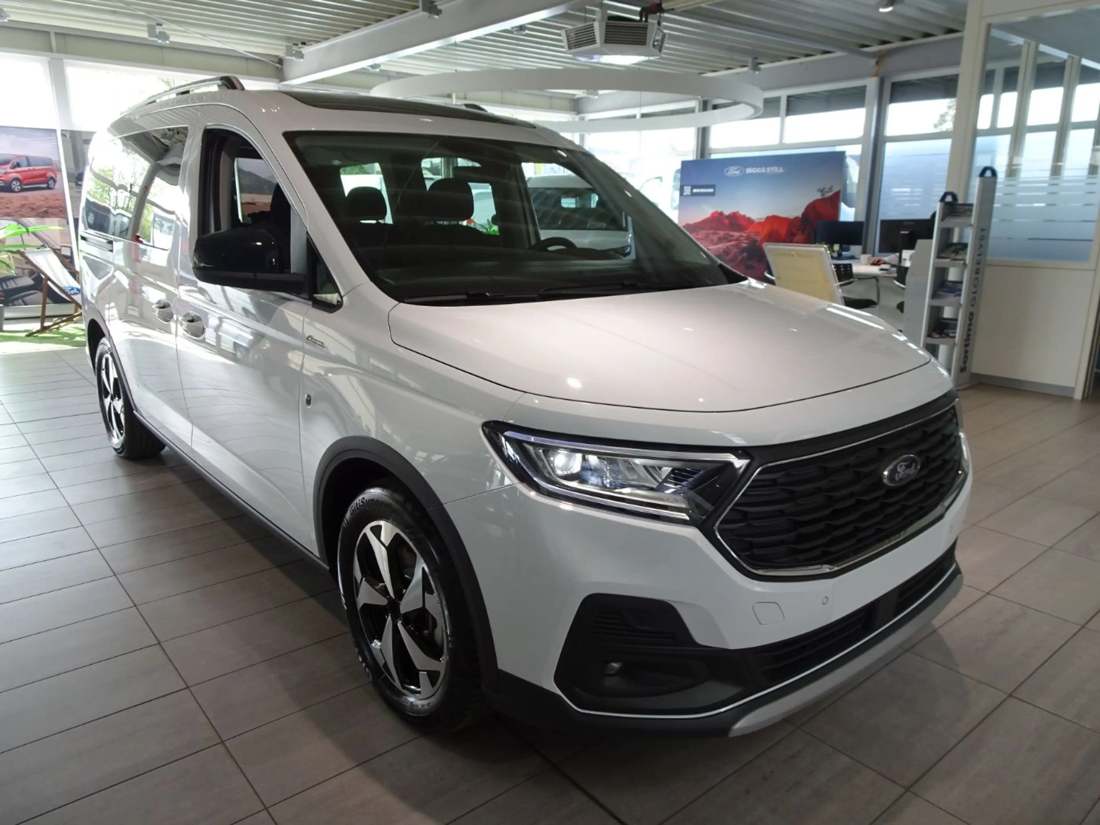 Ford Grand Tourneo Connect Active AWD 7-SITZER*PANO — photo 2