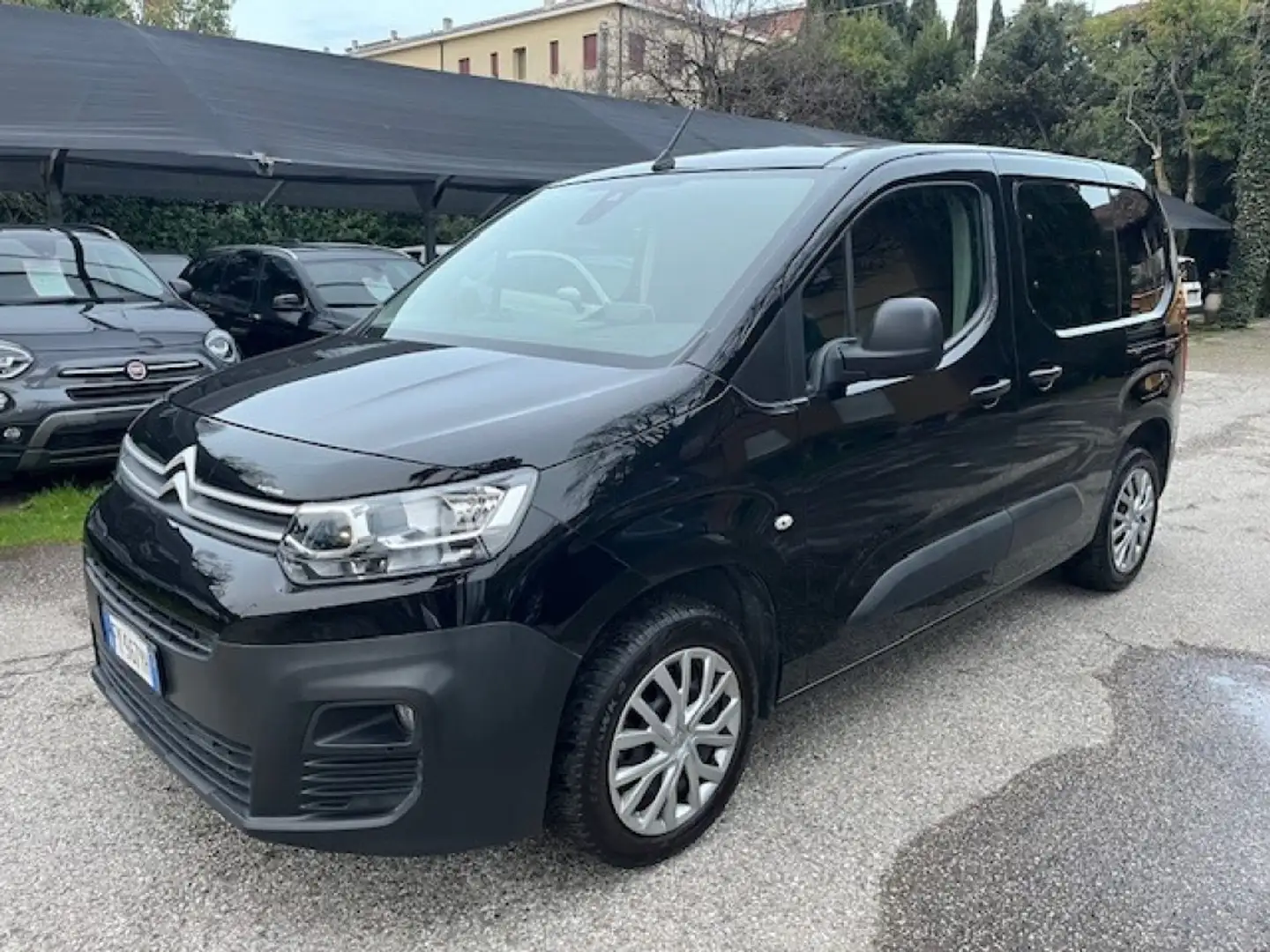 Citroen Berlingo BlueHDi 130 cavalli Automatico Nero - 1
