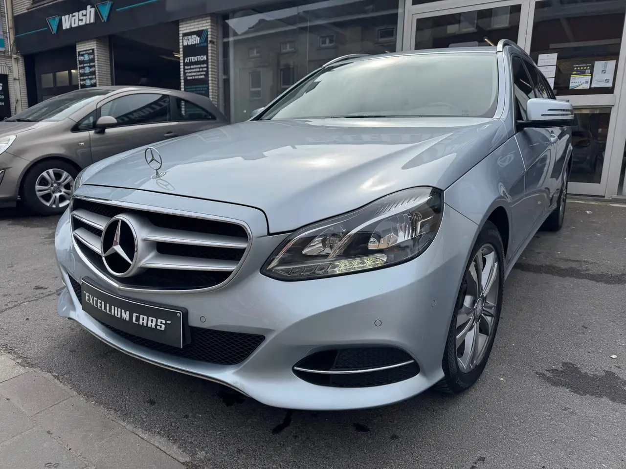 Mercedes-Benz E 200