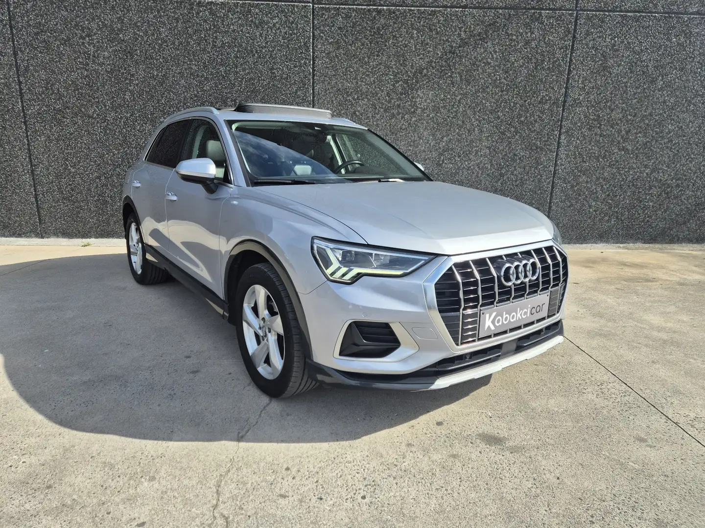 Audi Q3 Q3 35 TDi Advanced S tronic//GPS/CAMERA//GARANTIE Grijs - 1