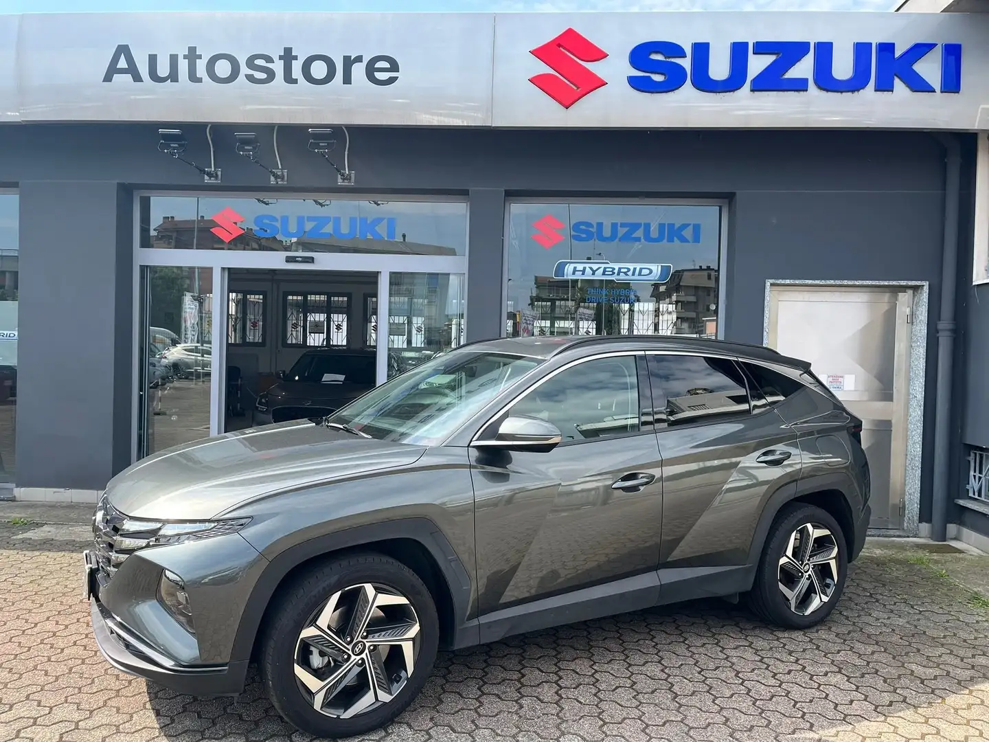 Hyundai TUCSON 1.6 FULL HYBRID EXELLENCE 230cv Grün - 1