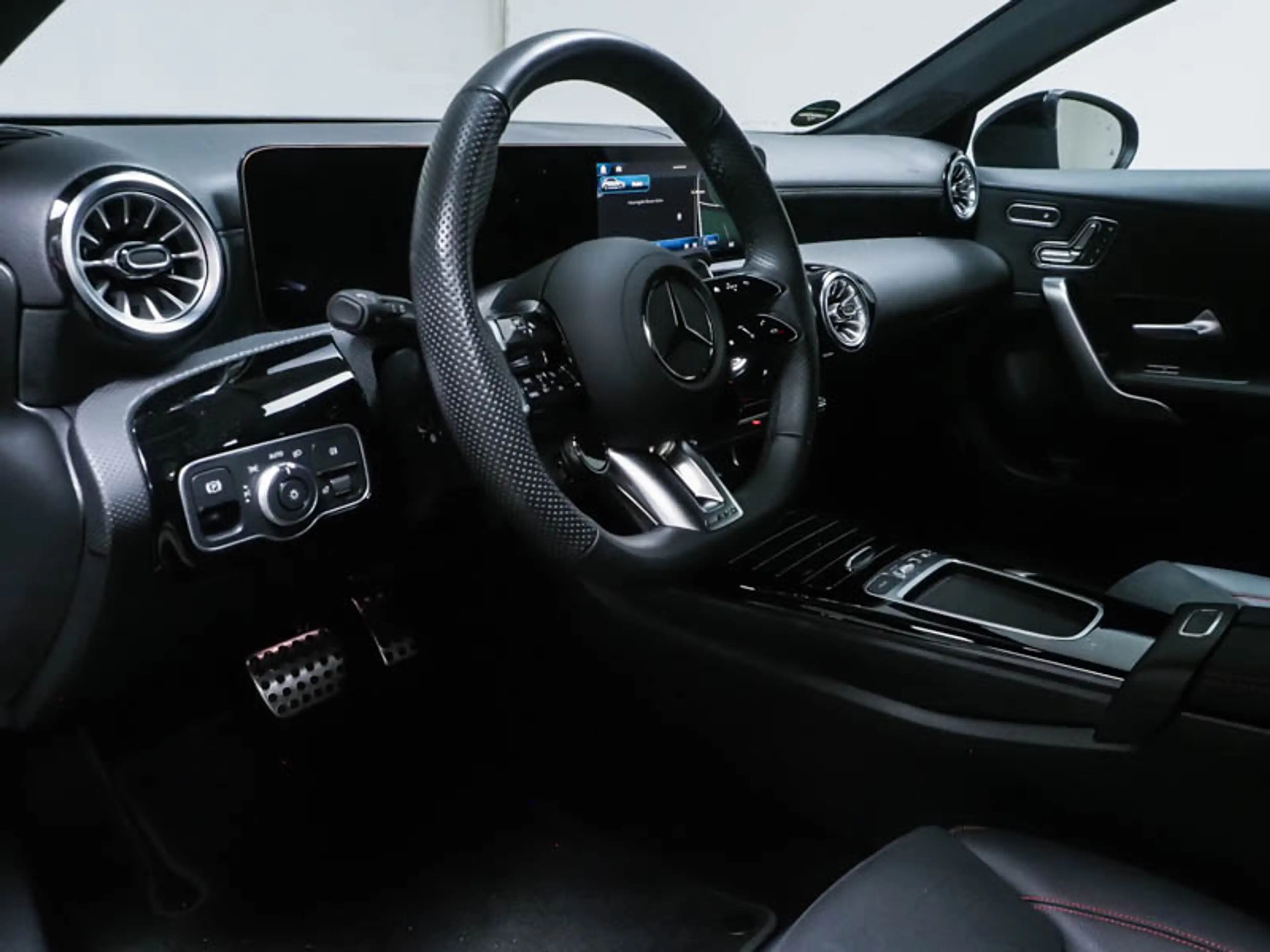 Mercedes-Benz A 35 AMG 4M MLB/Pano/AHK/Night/Totw/Memo/19' — photo 8