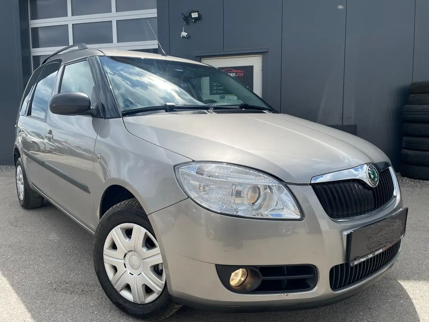 Skoda Roomster 1,2i Free Pensionisten1.BESITZ, PICKERL NEU02/2026 Grau - 1