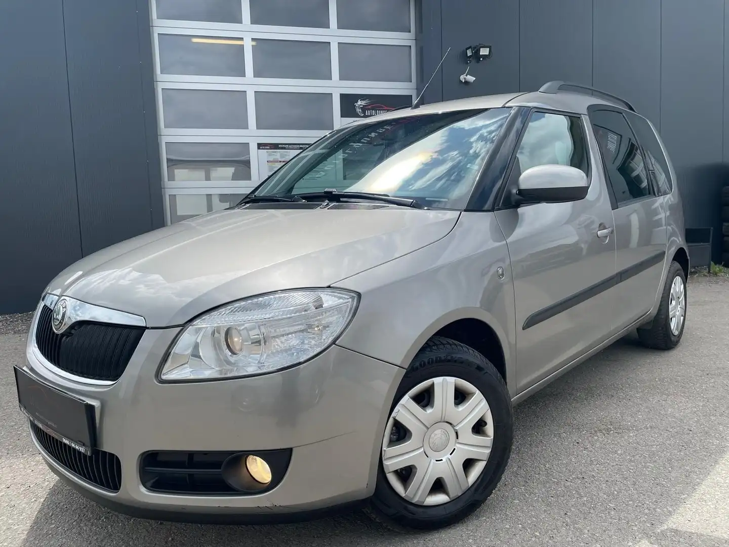Skoda Roomster 1,2i Free Pensionisten1.BESITZ, PICKERL NEU02/2026 Grau - 2