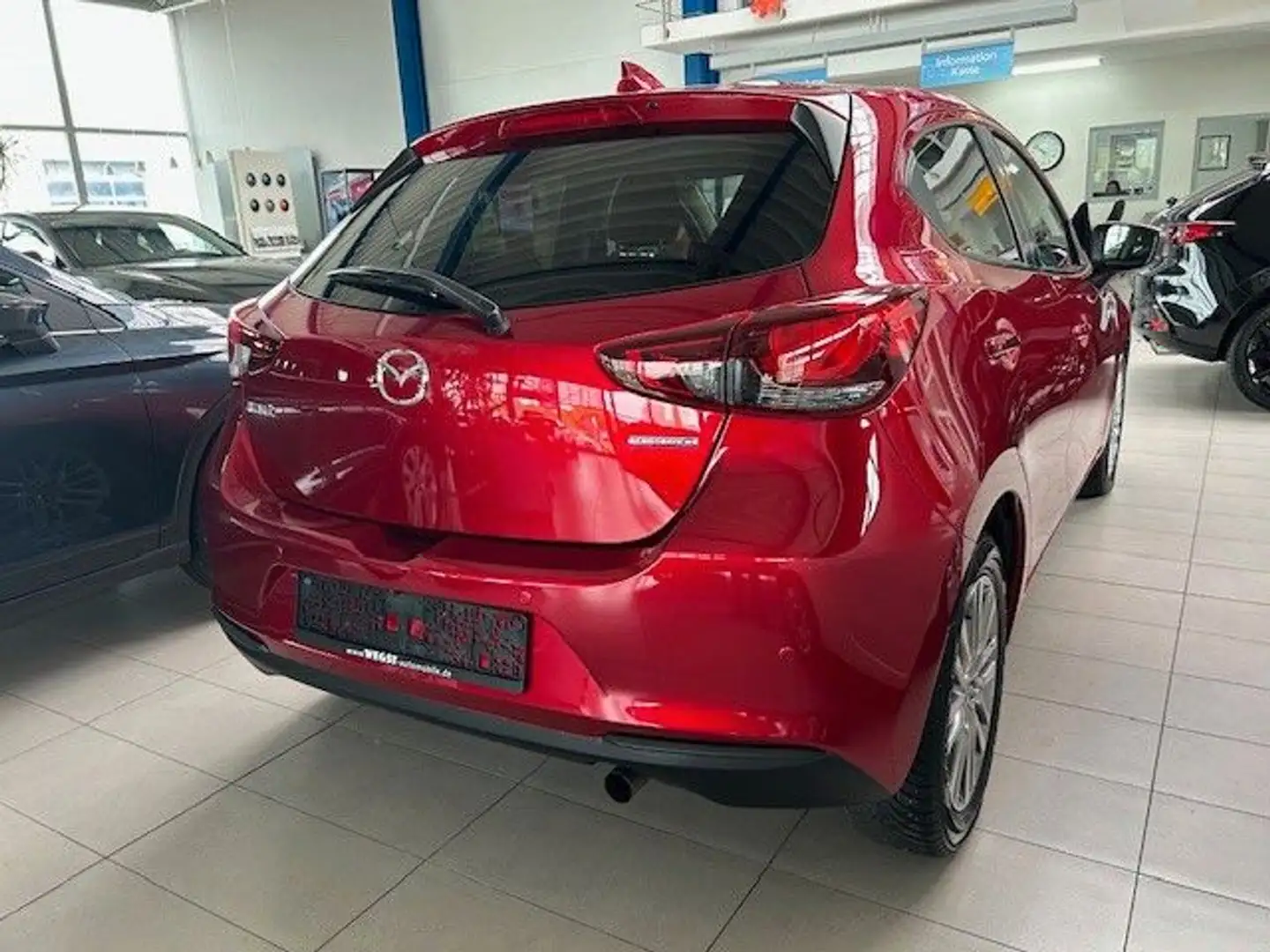 Mazda 2 Lim. Kizoku *CAM*SHZ* Rot - 2