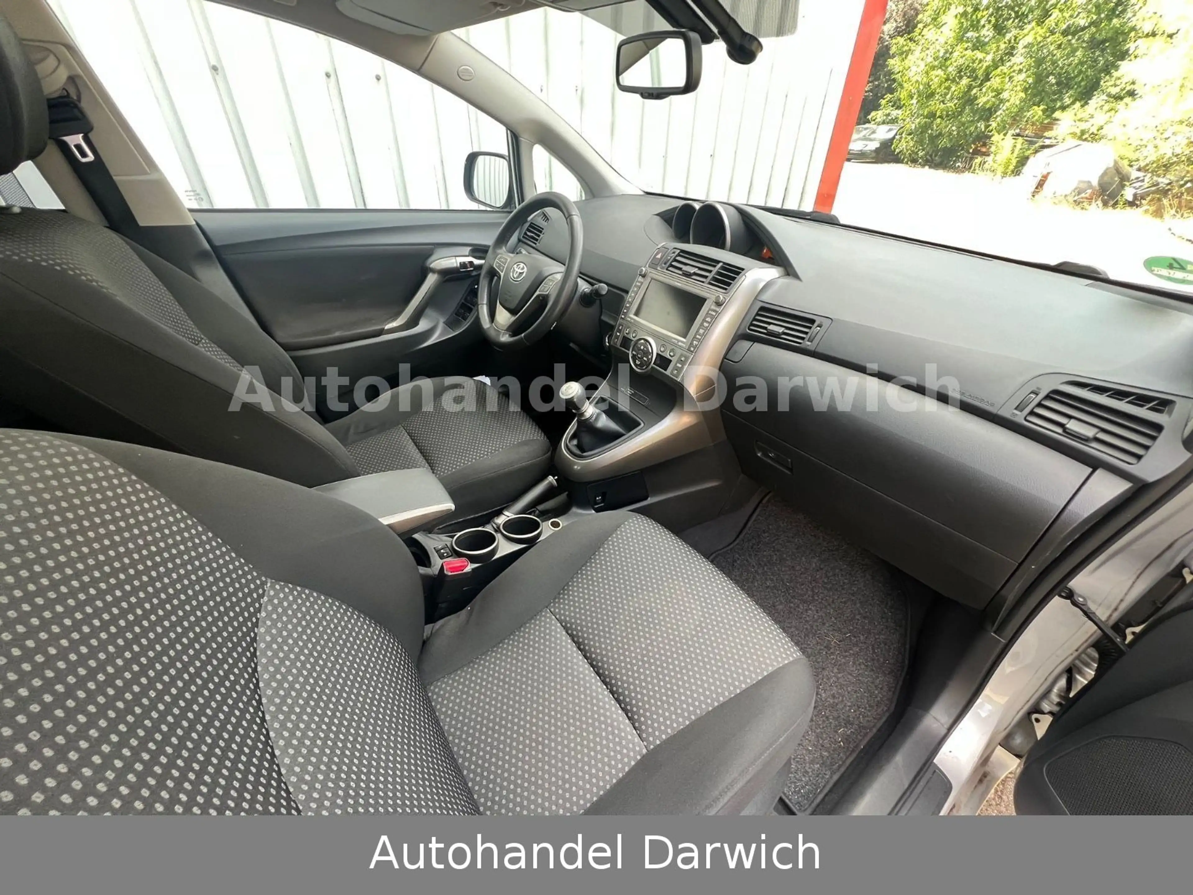Toyota Verso Executive 2.2 D-CAT Pan/Xen/7-Sitze S.Heft — photo 12