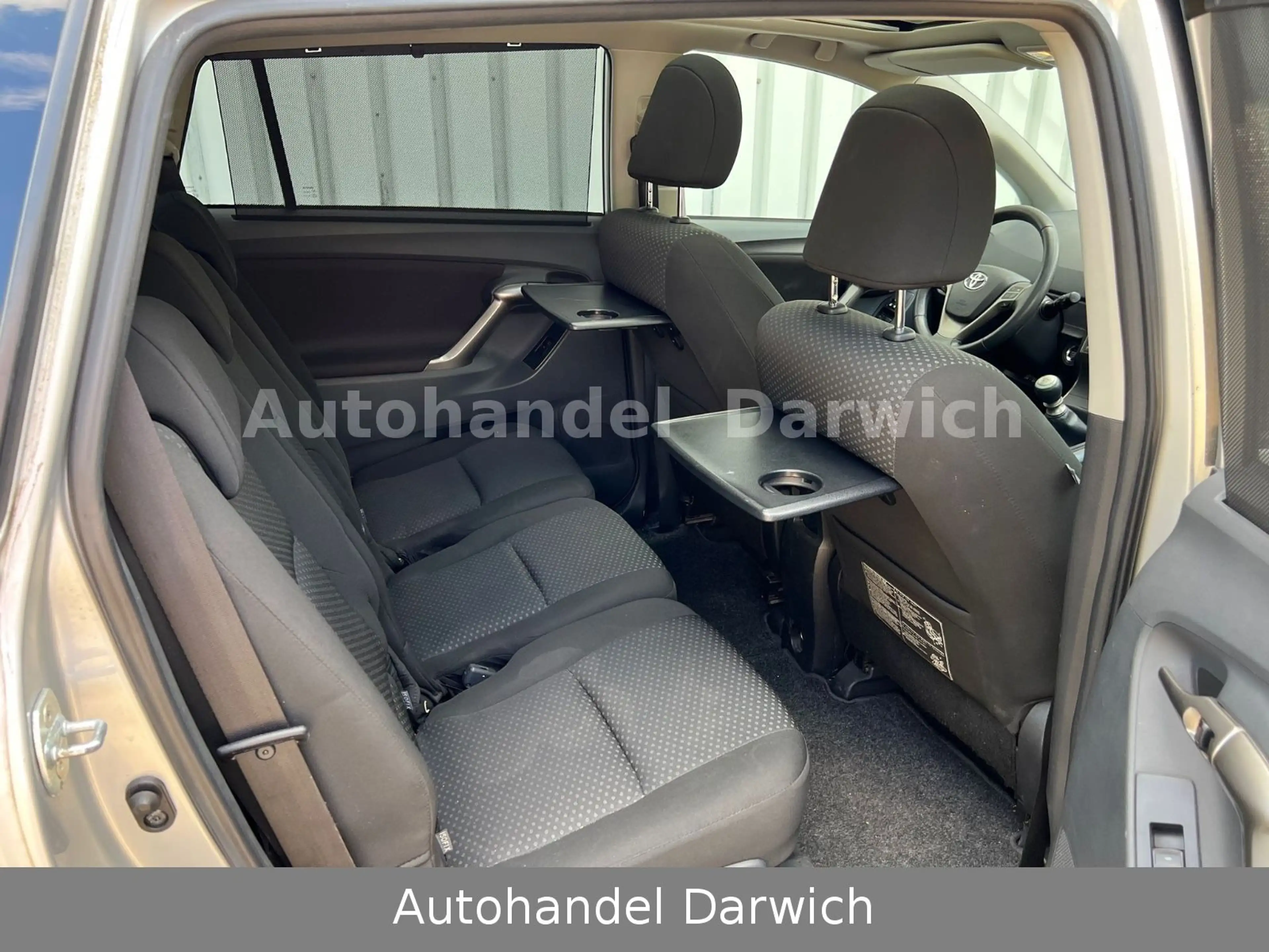 Toyota Verso Executive 2.2 D-CAT Pan/Xen/7-Sitze S.Heft — photo 14