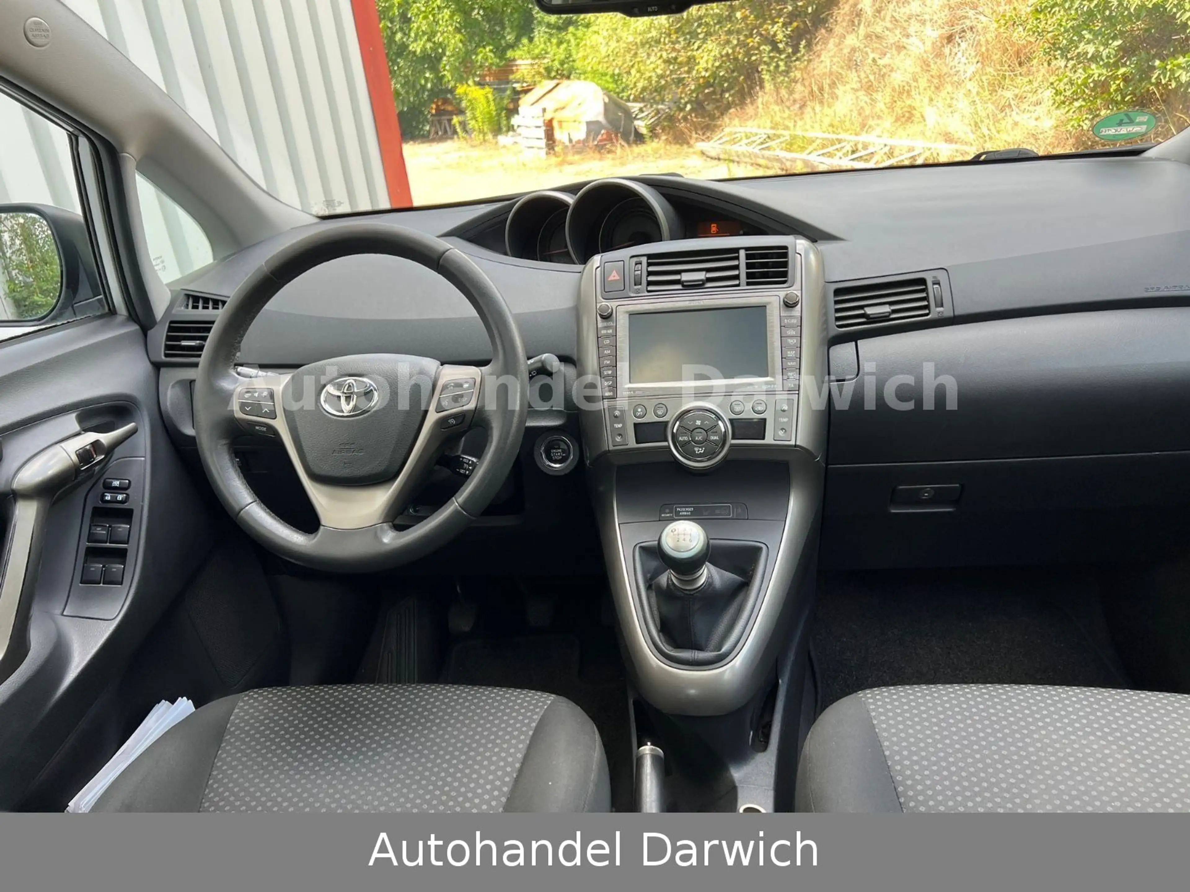 Toyota Verso Executive 2.2 D-CAT Pan/Xen/7-Sitze S.Heft — photo 10