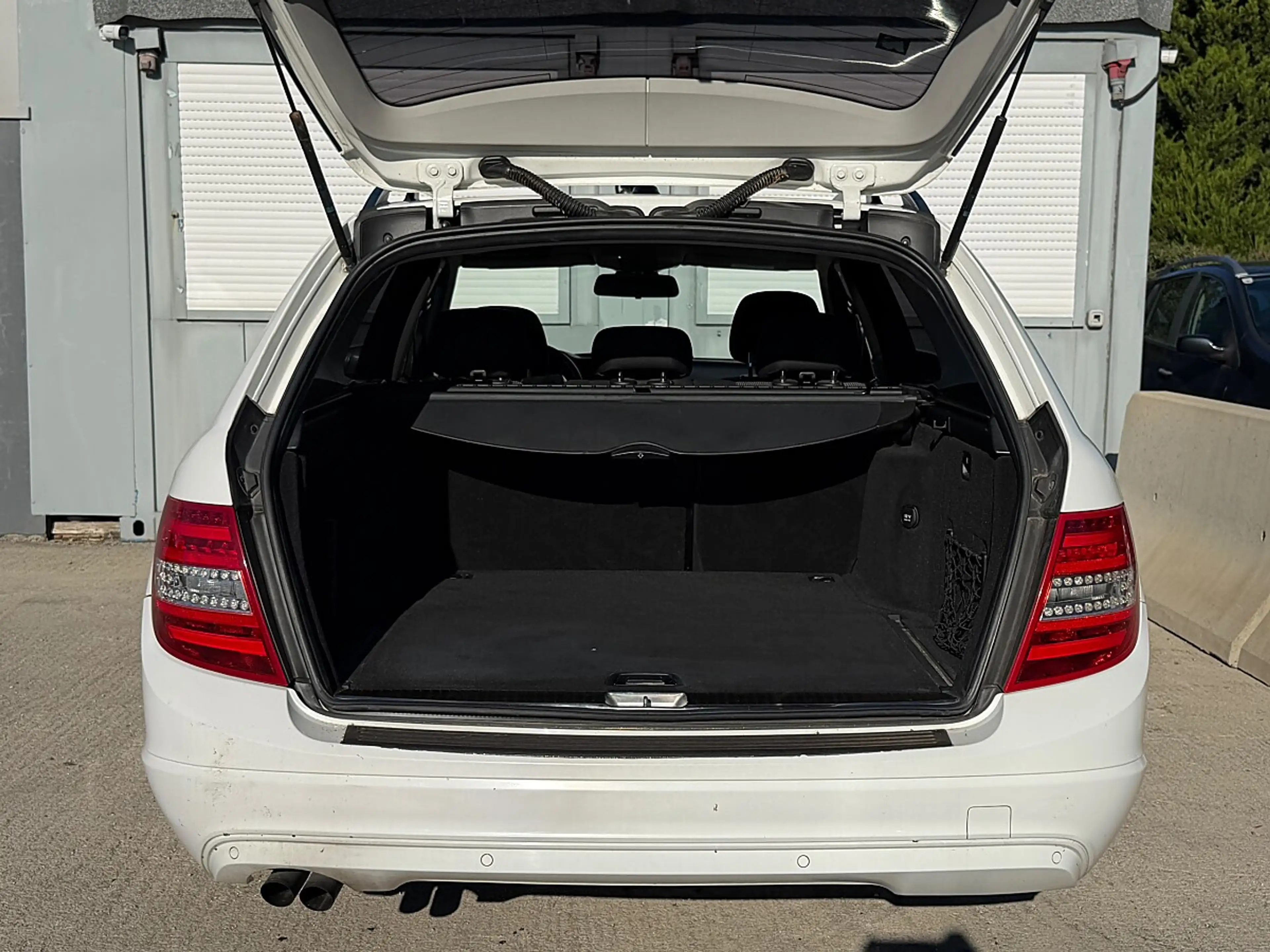 Mercedes-Benz C 180 CDI — photo 13