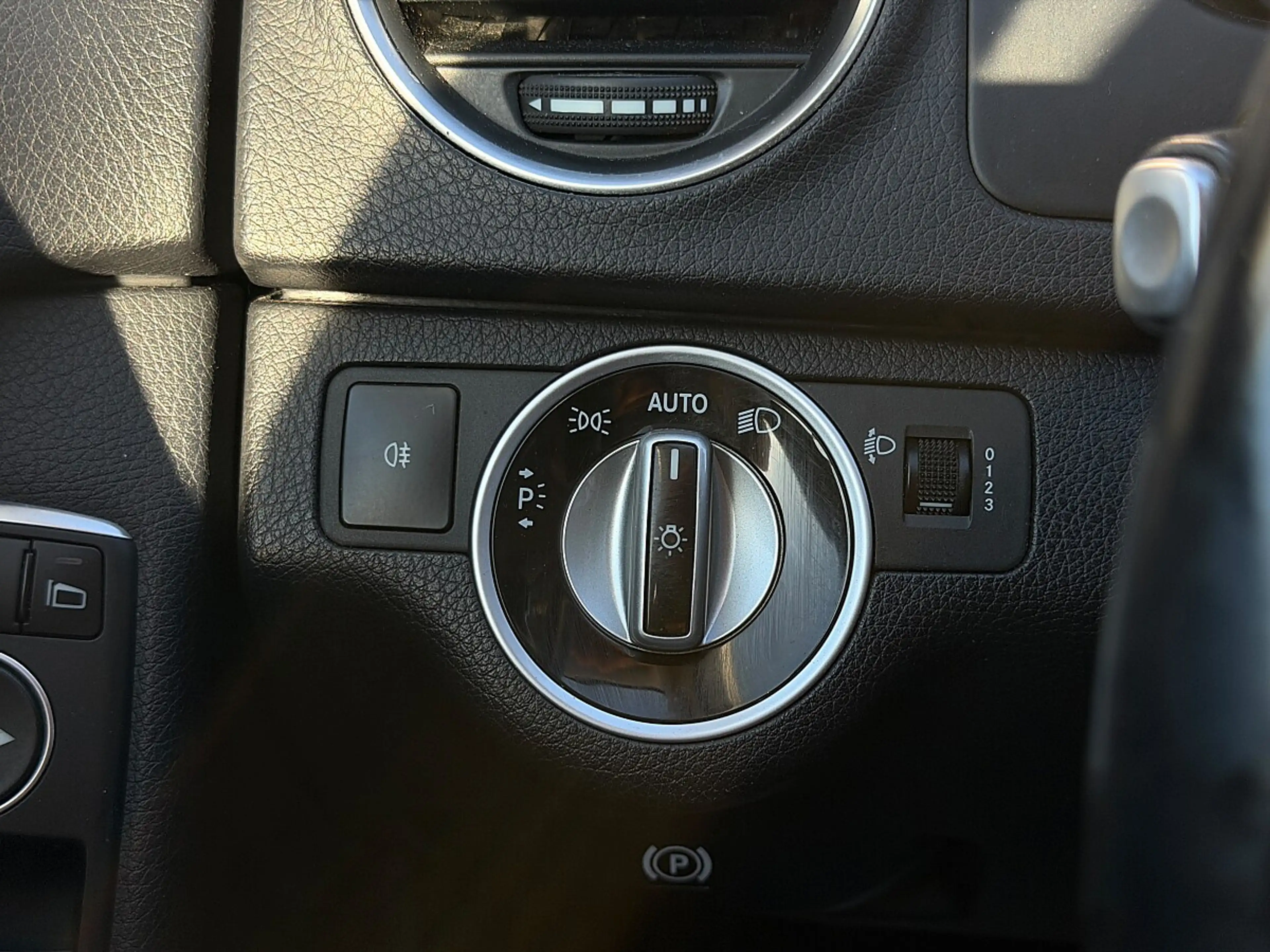 Mercedes-Benz C 180 CDI — photo 8
