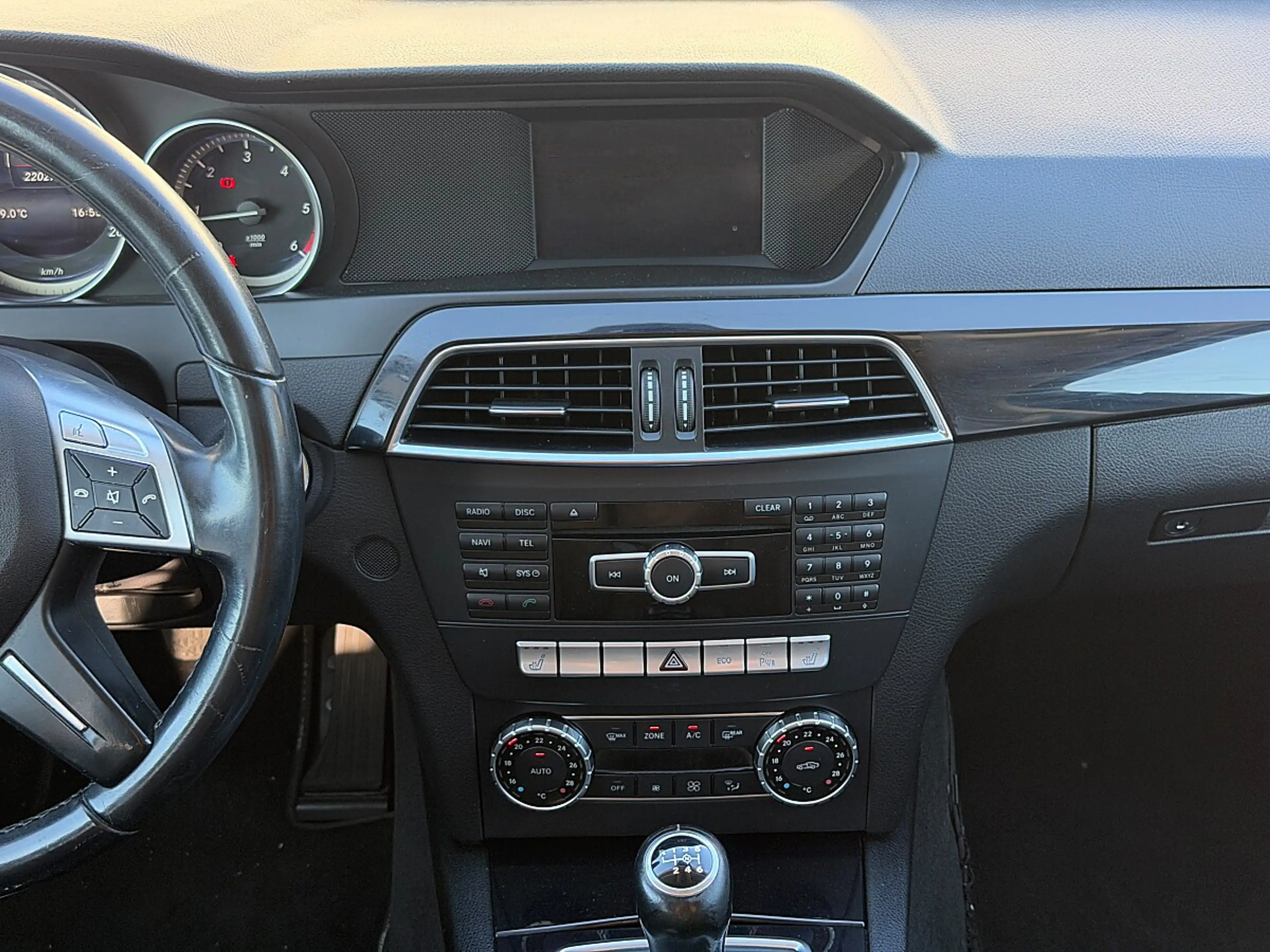 Mercedes-Benz C 180 CDI — photo 10