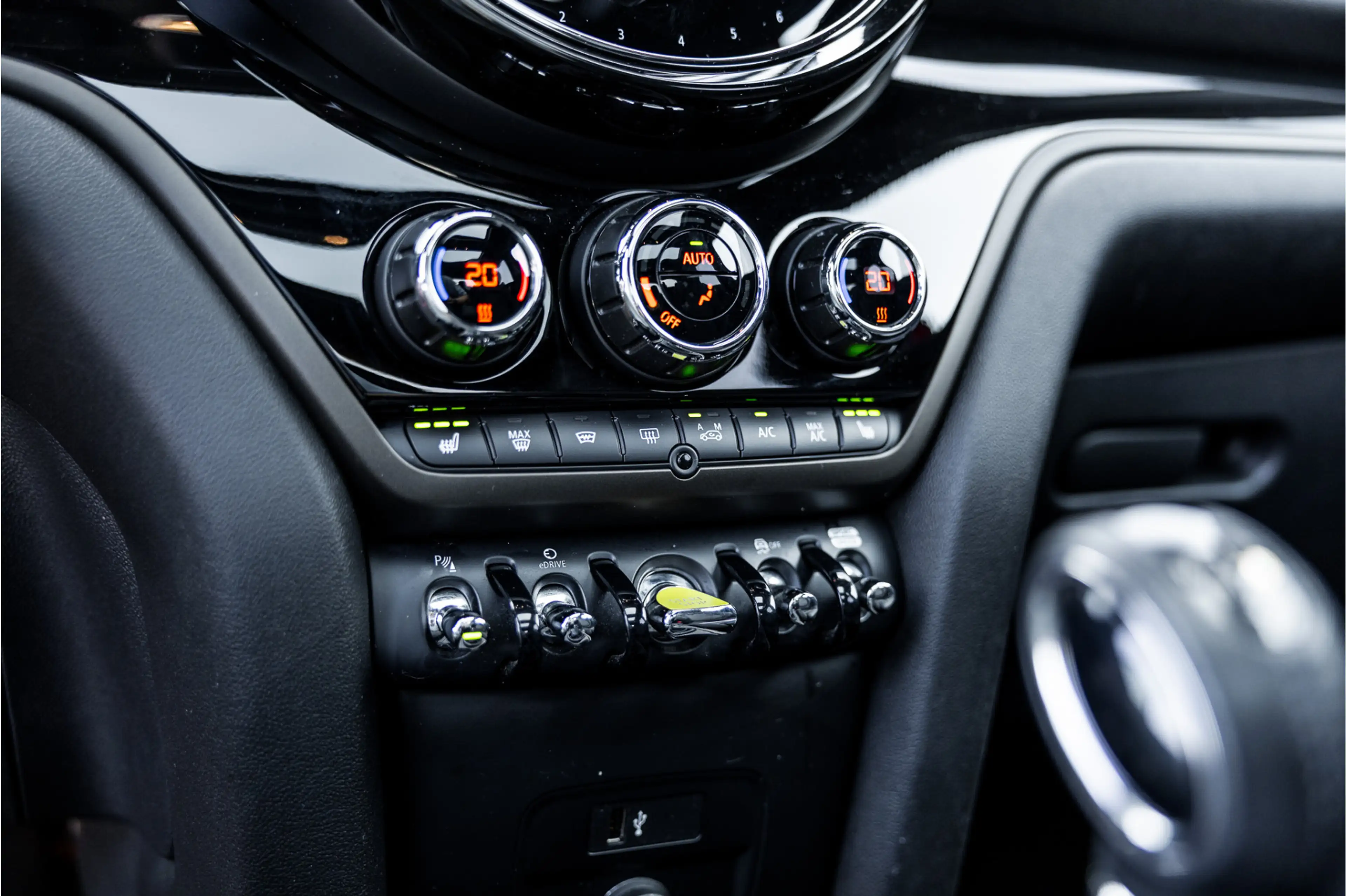 MINI Cooper SE Countryman 1.5 ALL4 Chili Pano / Harman Kardon / Elek Stoelen — photo 17