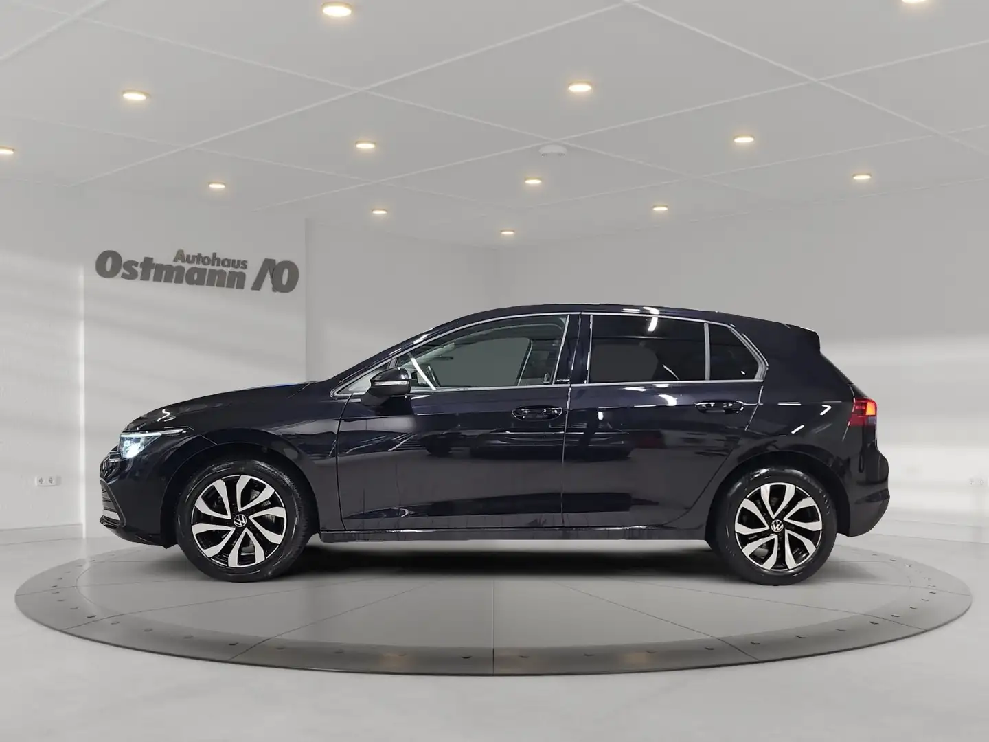 Volkswagen Golf VIII 1.5 TSI Active 4xSHZ ACC DynLicht HUD Schwarz - 2