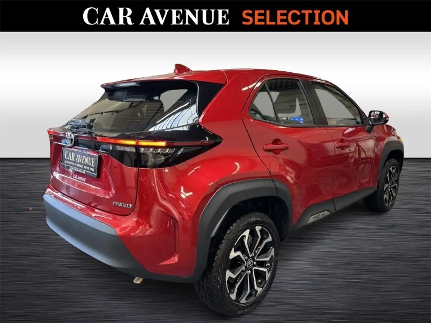 Toyota Yaris Cross Dynamic Plus LHD Rood - 2