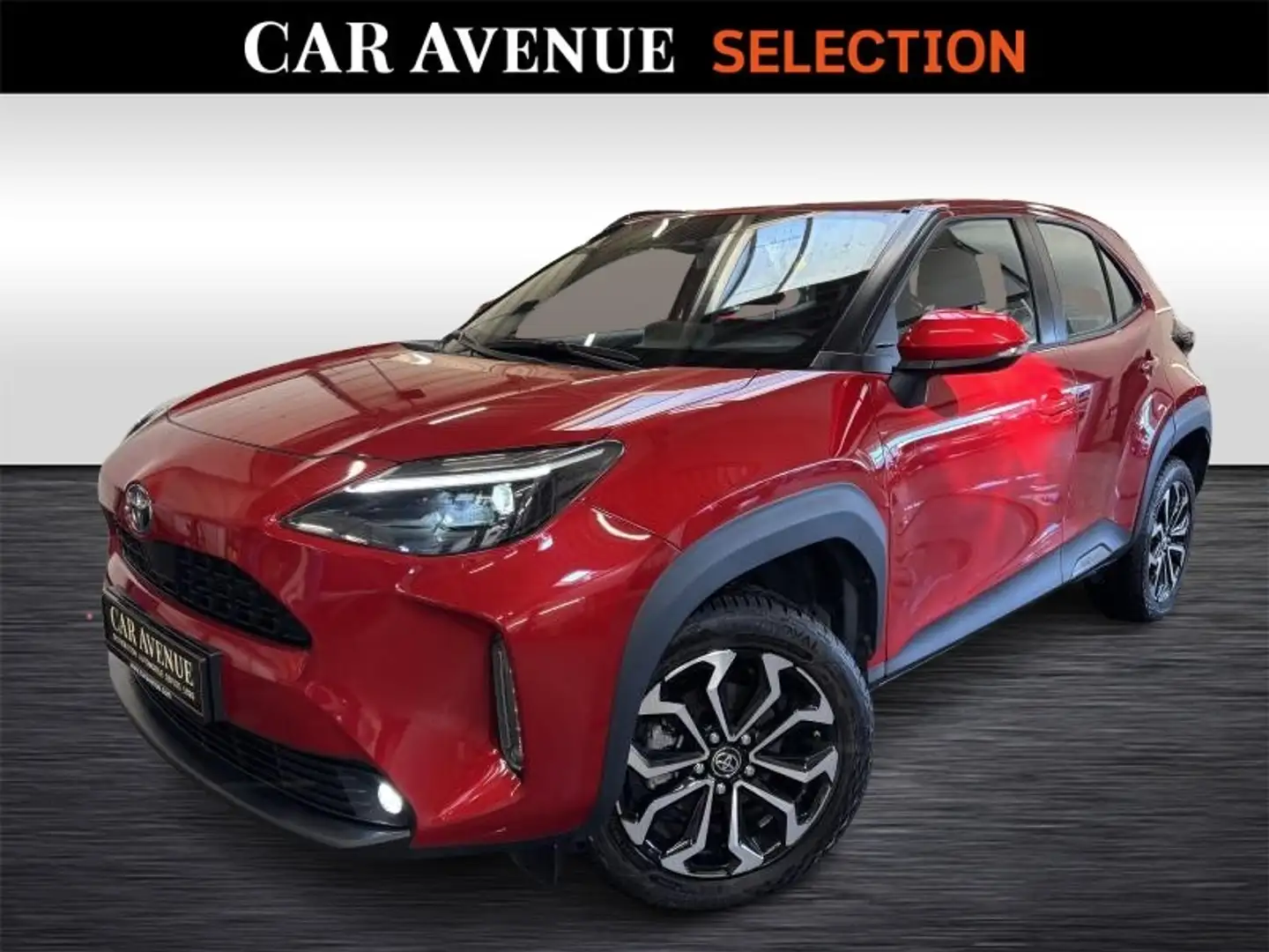Toyota Yaris Cross Dynamic Plus LHD Rood - 1