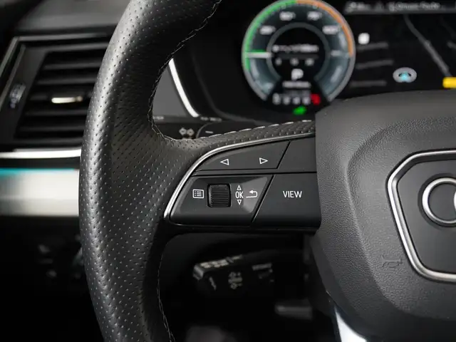 Audi Q5 view 8