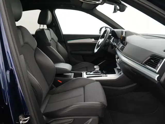 Audi Q5 view 3