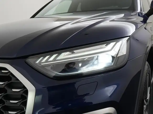 Audi Q5 view 28