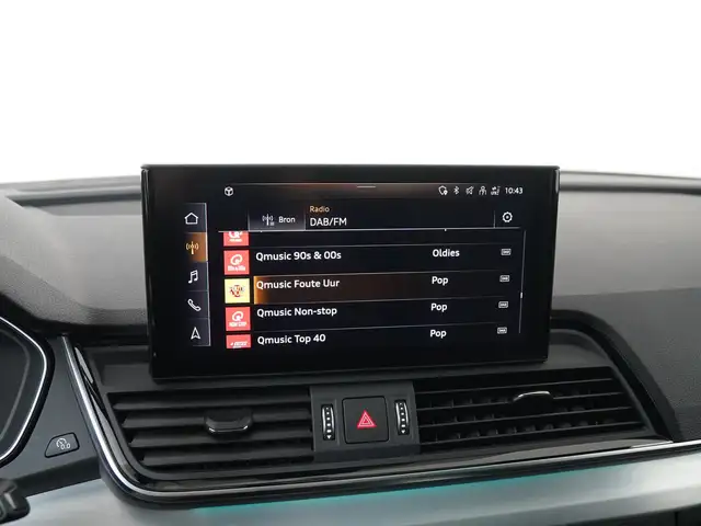 Audi Q5 view 16
