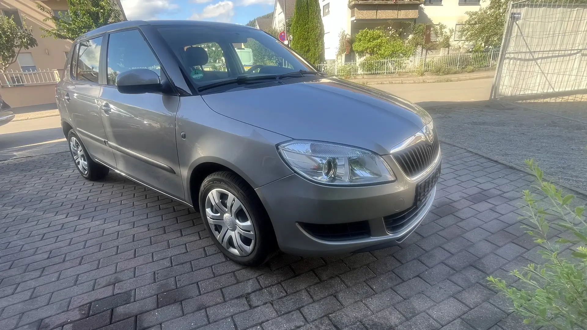 Skoda Fabia Ambiente Automatic DSG Bremsen neu Klima Bej - 2