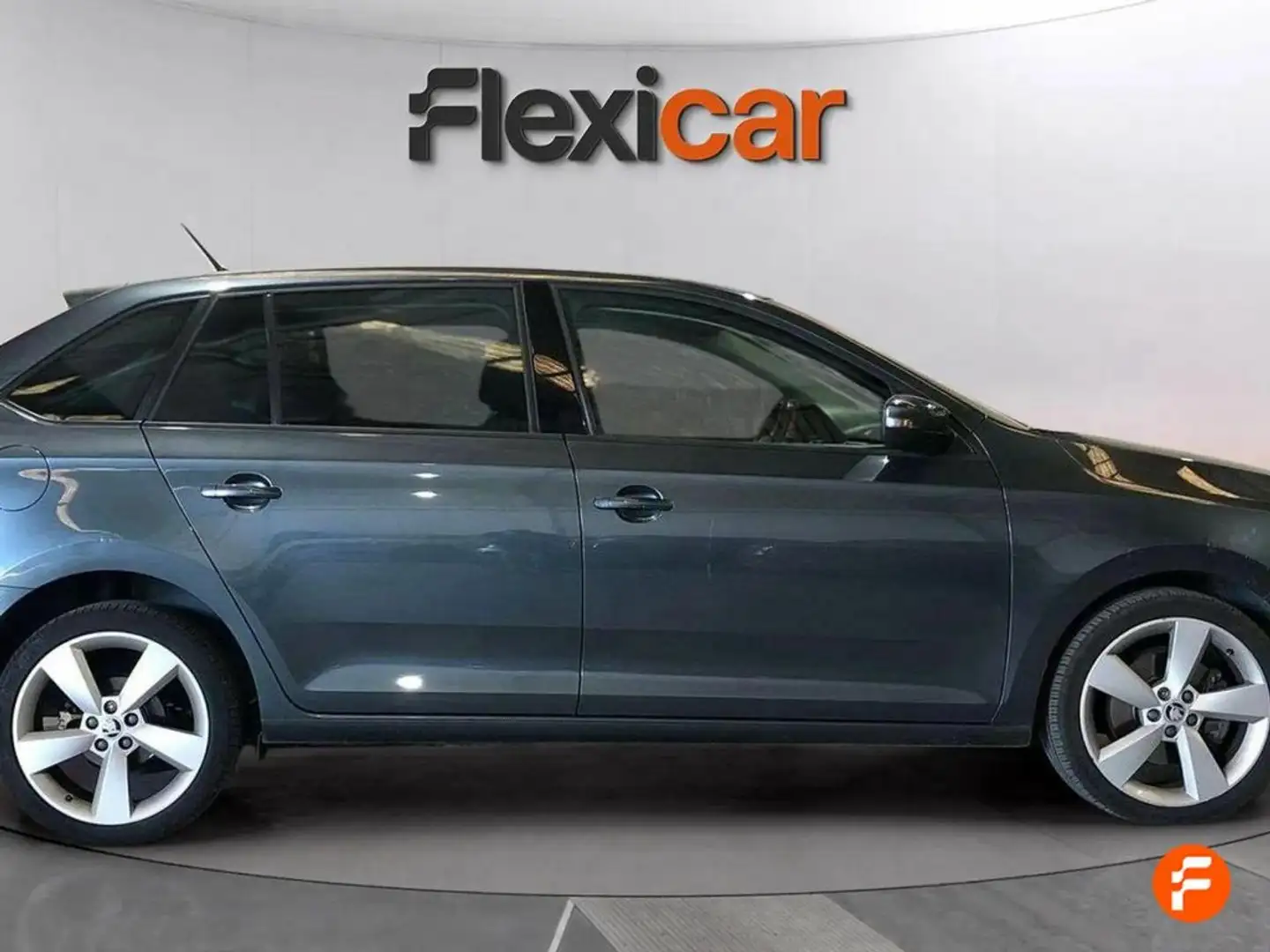 Skoda Rapid/Spaceback 1.6 TDI CR 105cv Ambition Gris - 2