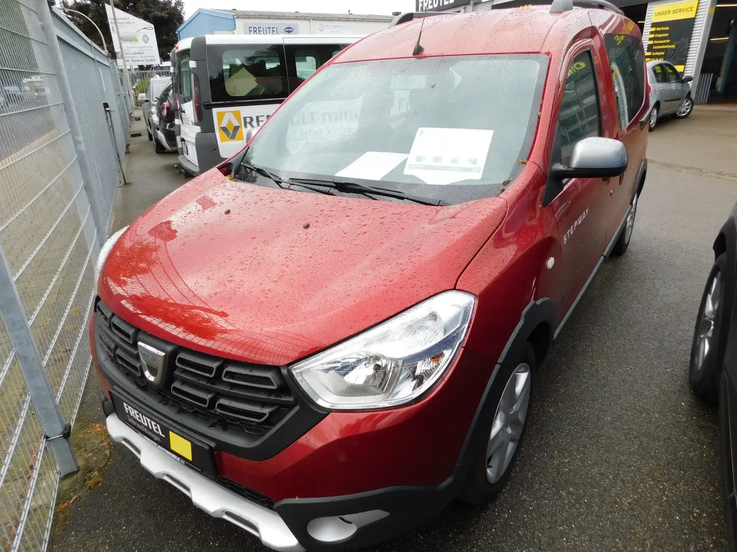 Dacia Dokker 1.3 TCe 130 Stepway Plus GPF (EURO 6d-TEMP) Rojo - 1