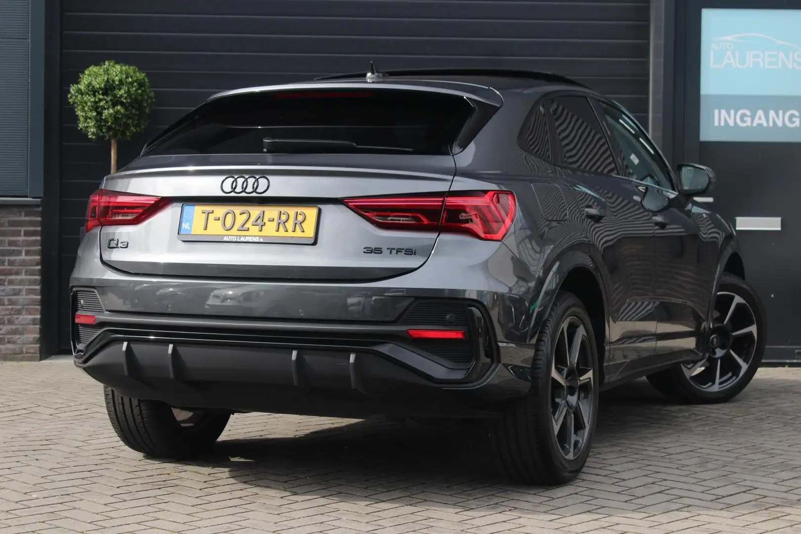 Audi Q3 Sportback 35 TFSI S-Line S Edition | Pano | Memory Gris - 2
