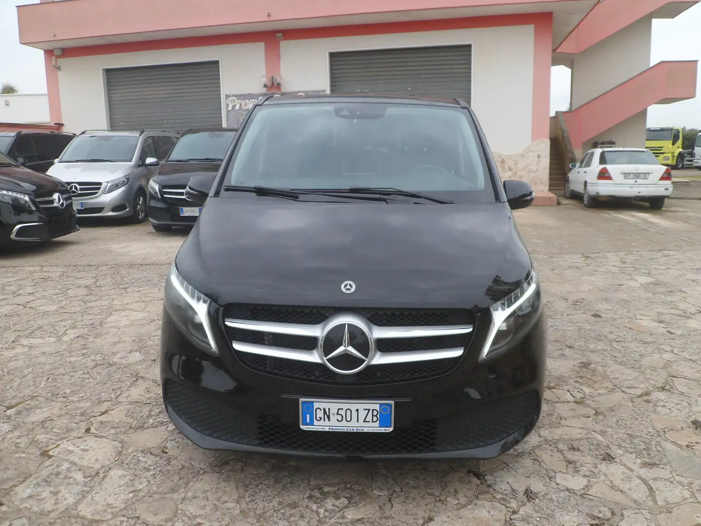 Mercedes-Benz V V 250 d Automatic Premium Extralong Schwarz - 2
