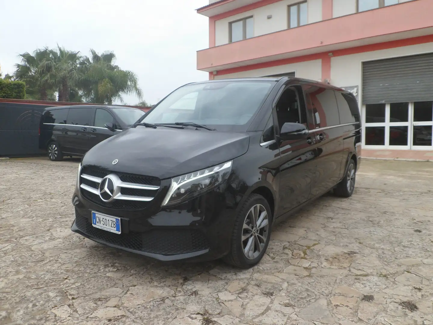 Mercedes-Benz V V 250 d Automatic Premium Extralong Schwarz - 1