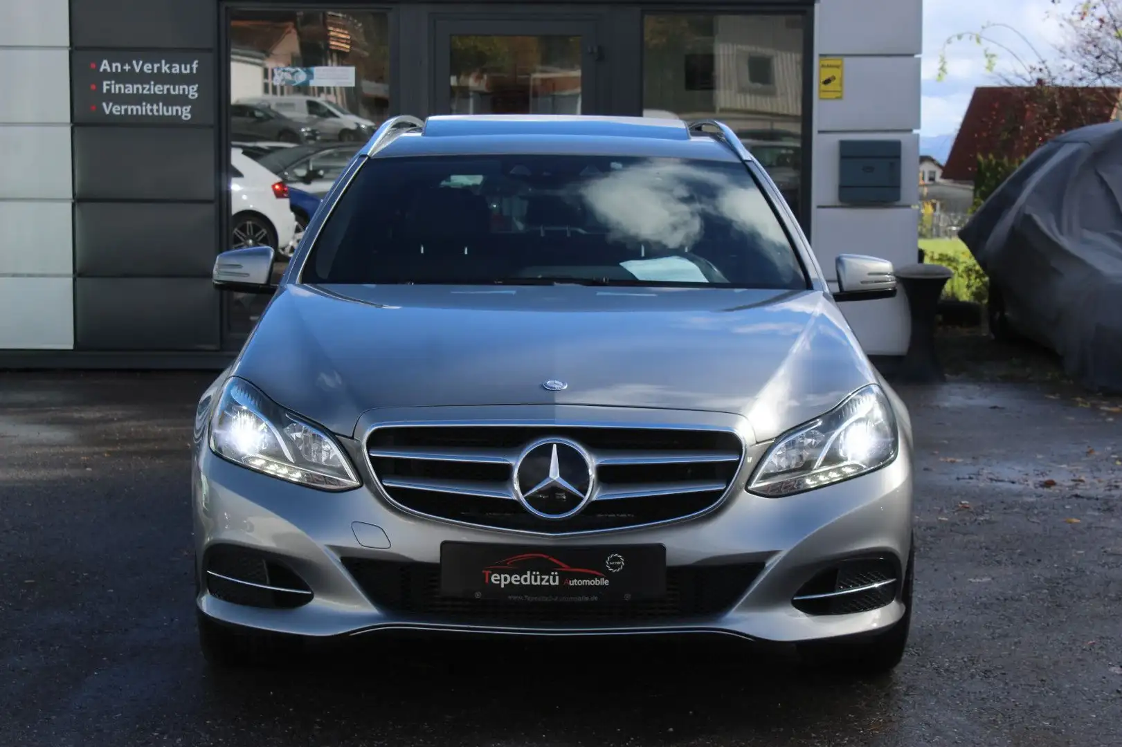 Mercedes-Benz E 250 CDI BE*DISTRONIC*LED*NAVI*LEDER*SHD*AHK* Argent - 2