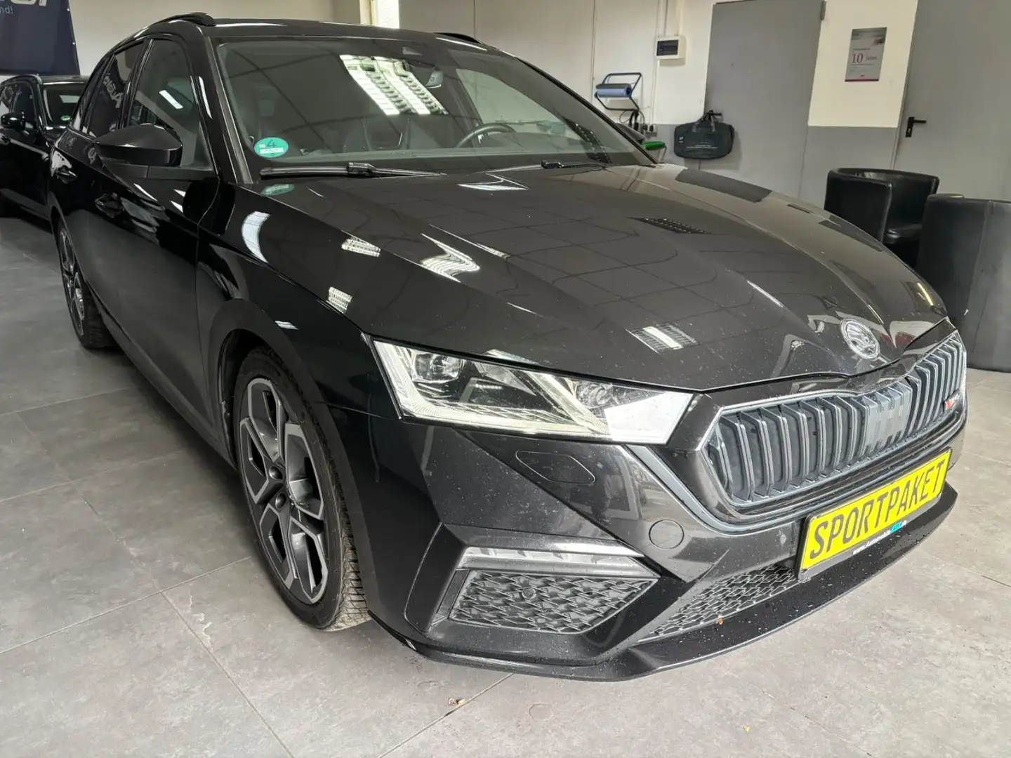 Skoda Octavia Combi RS Plus 4x4 *200PS*DSG*STANDHEIZ:* Noir - 1